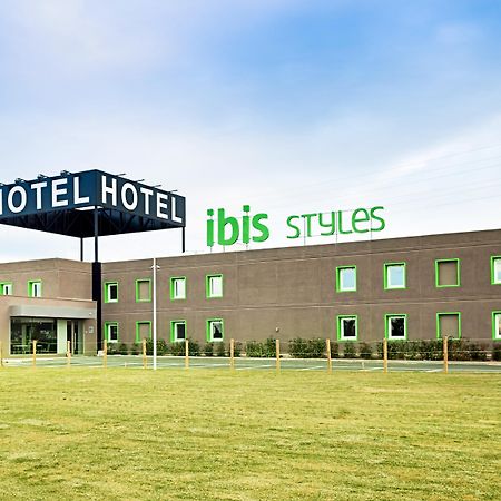 Hotel Ibis Styles Lleida Torrefarrera Exteriör bild