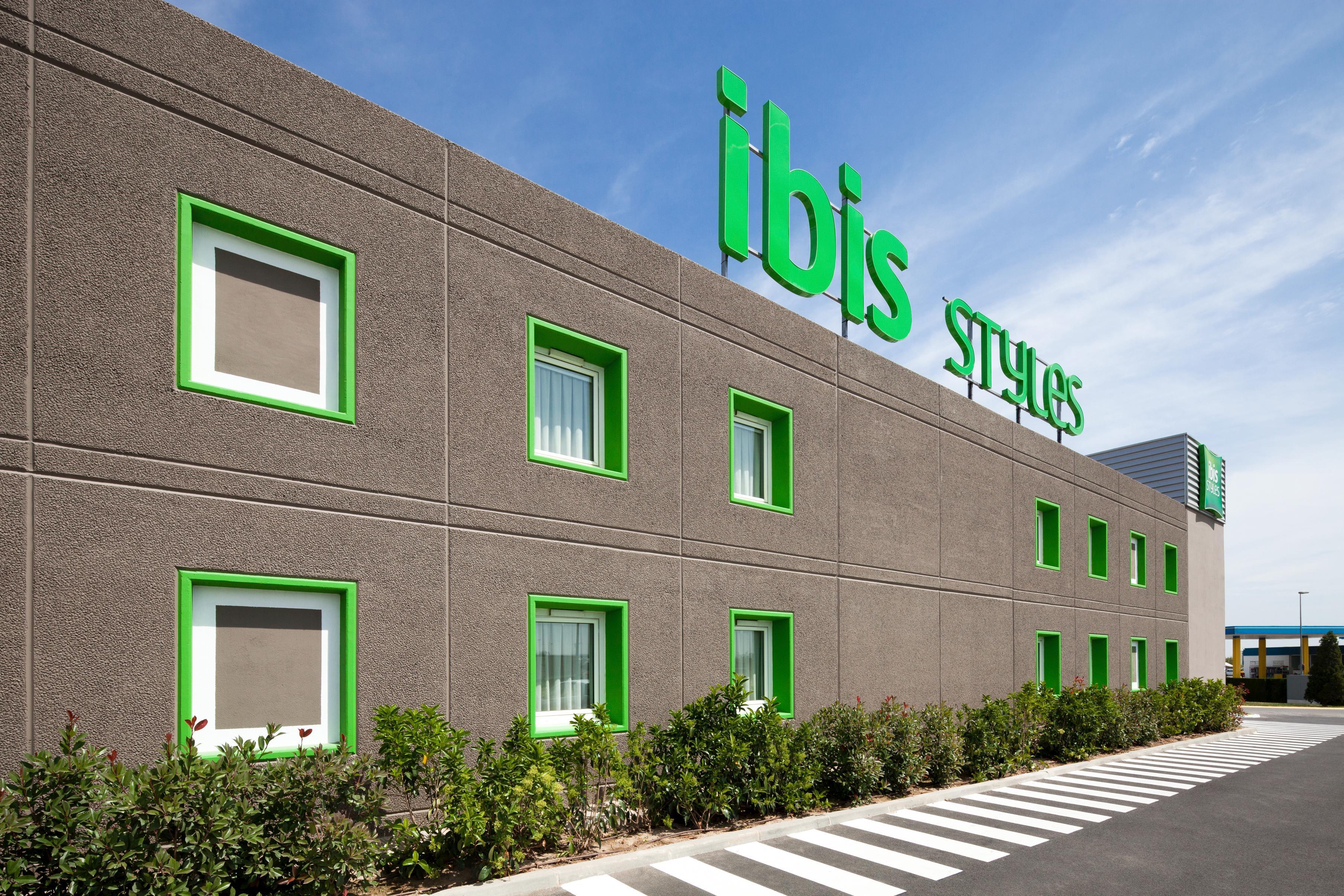 Hotel Ibis Styles Lleida Torrefarrera Exteriör bild