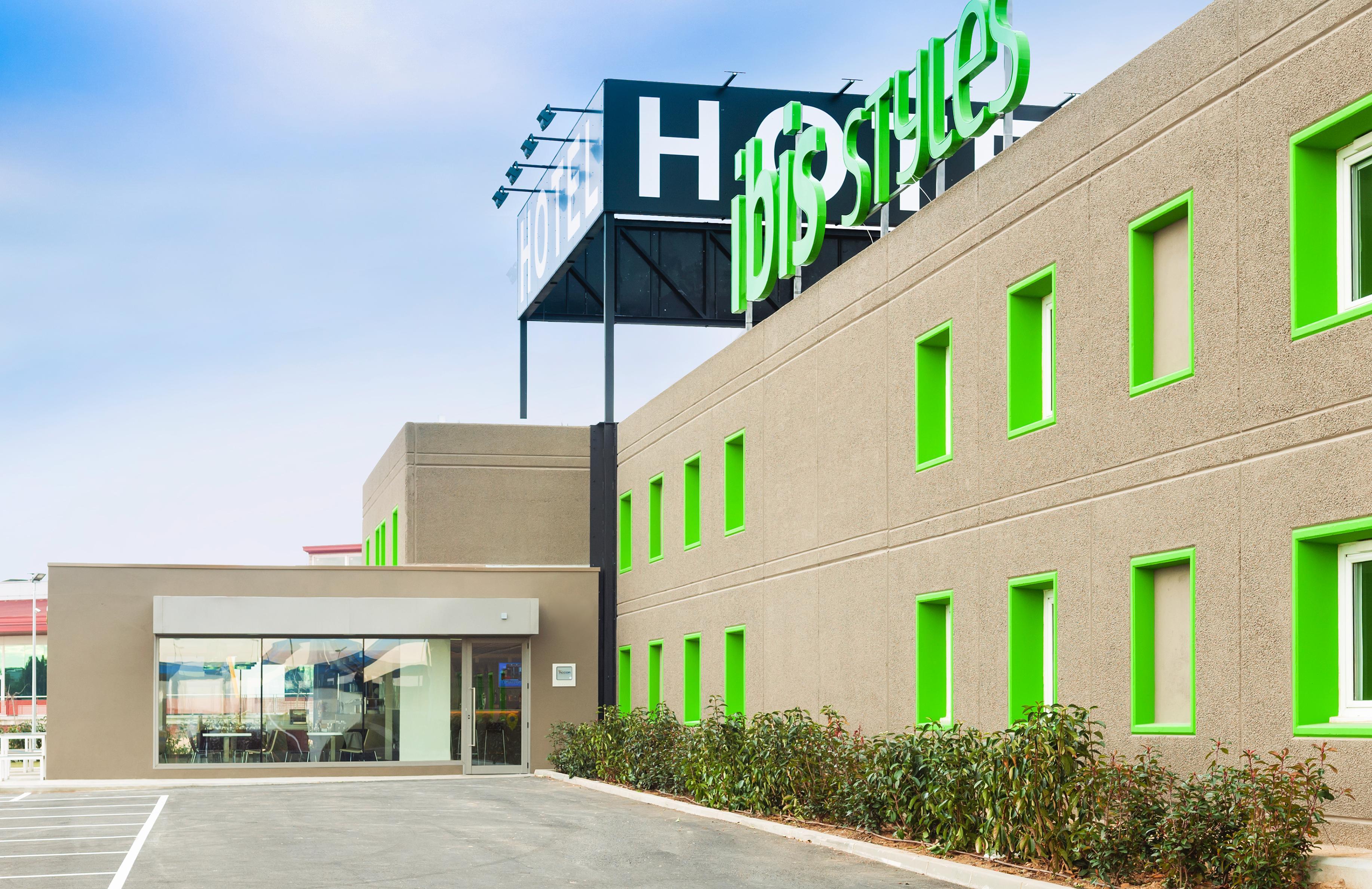 Hotel Ibis Styles Lleida Torrefarrera Exteriör bild